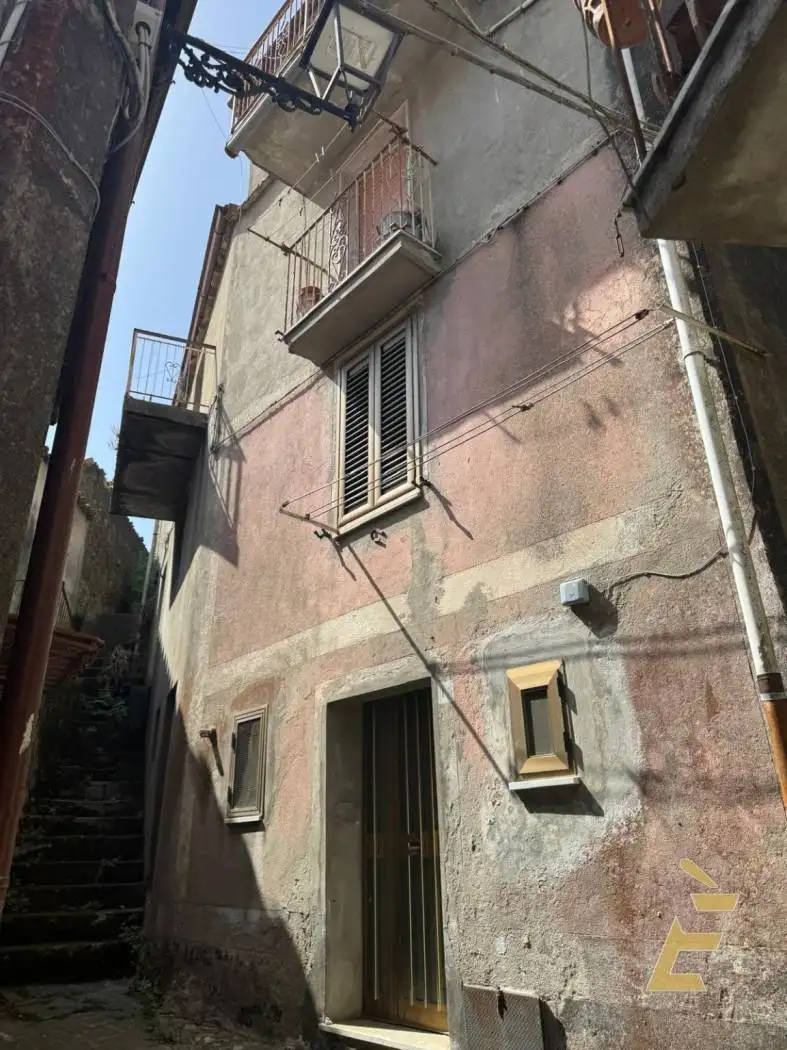 Casa indipendente in vendita a Tiriolo