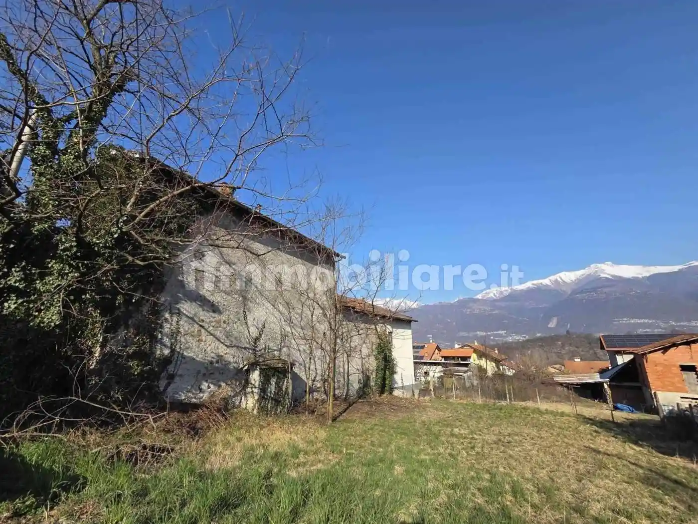 Villa in vendita a Colico