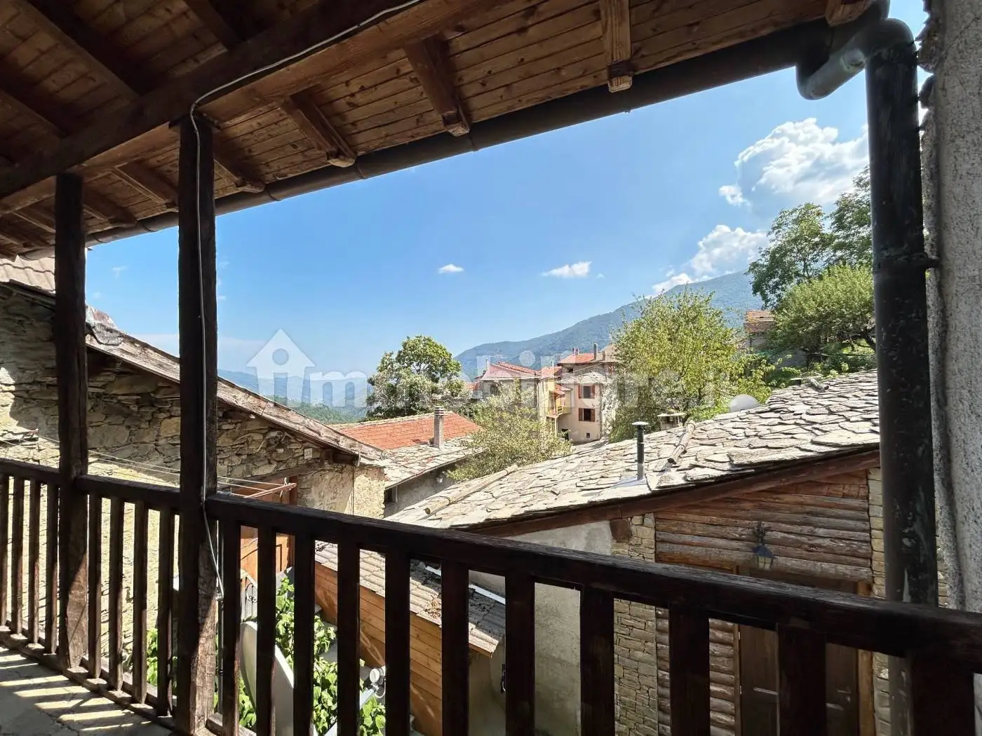 Casa indipendente in vendita a Mendatica