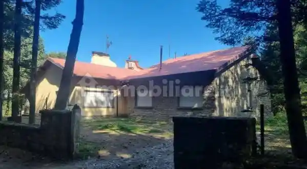 Villa in vendita a Pelago