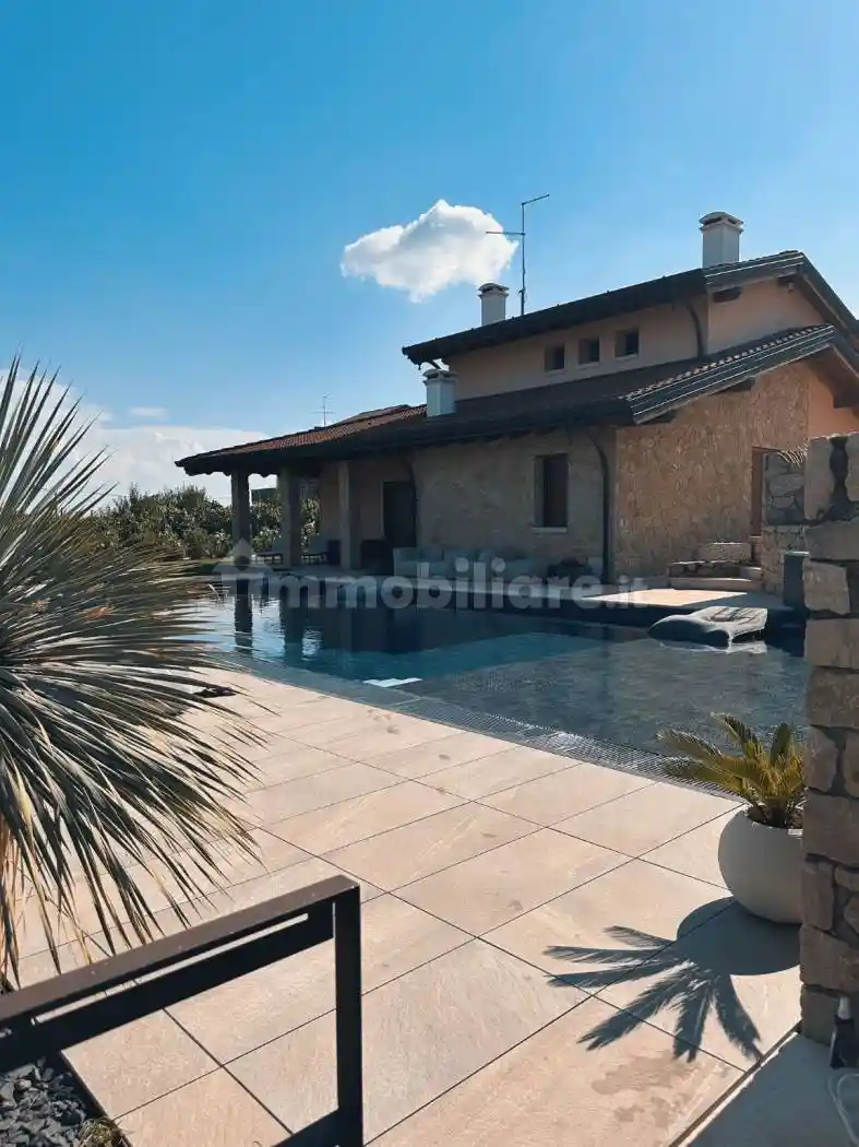 Villa in affitto a Lavagno