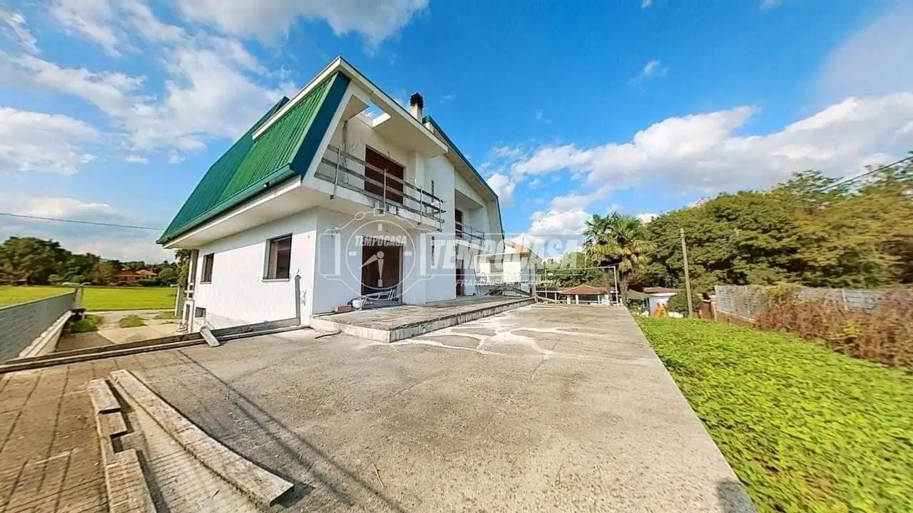 Villa in vendita a Robassomero