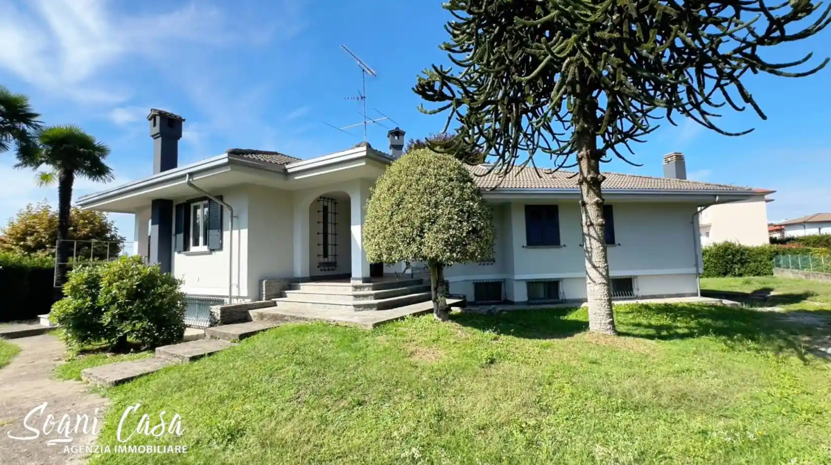 Villa in vendita a Varallo Pombia