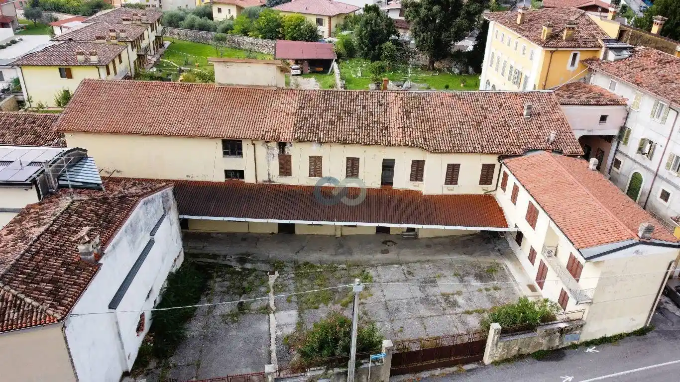 Palazzo - Edificio in vendita a Botticino