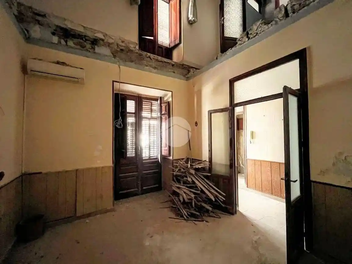 Palazzo - Edificio in Vendita - foto 2