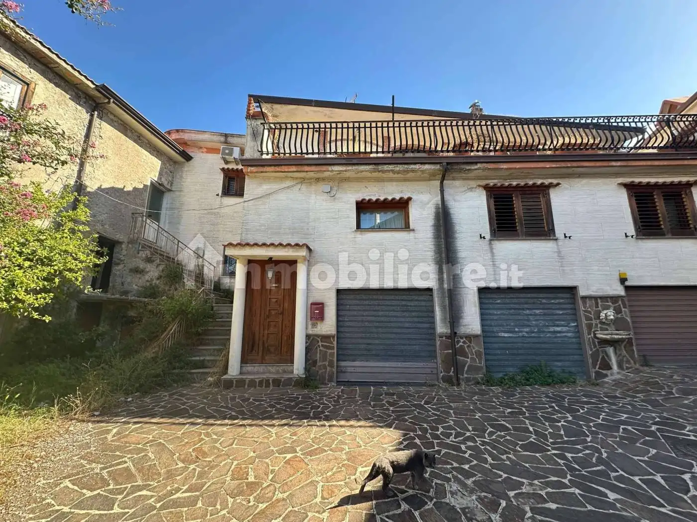 Palazzo - Edificio in vendita a Calvanico