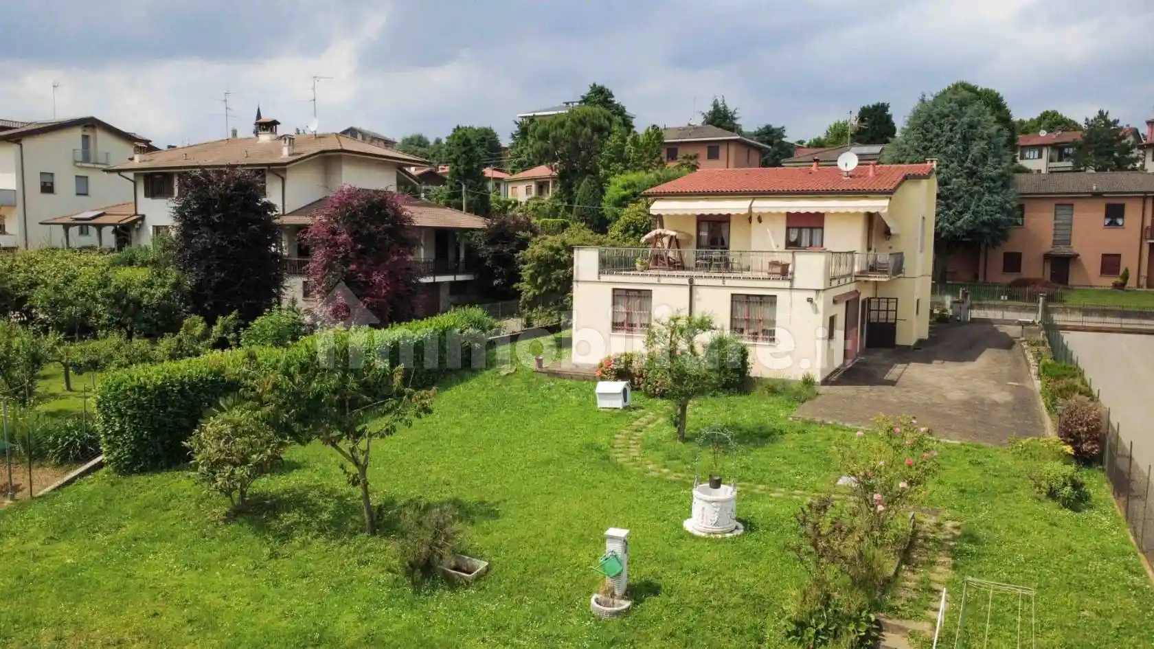 Villa in vendita a Besana in Brianza