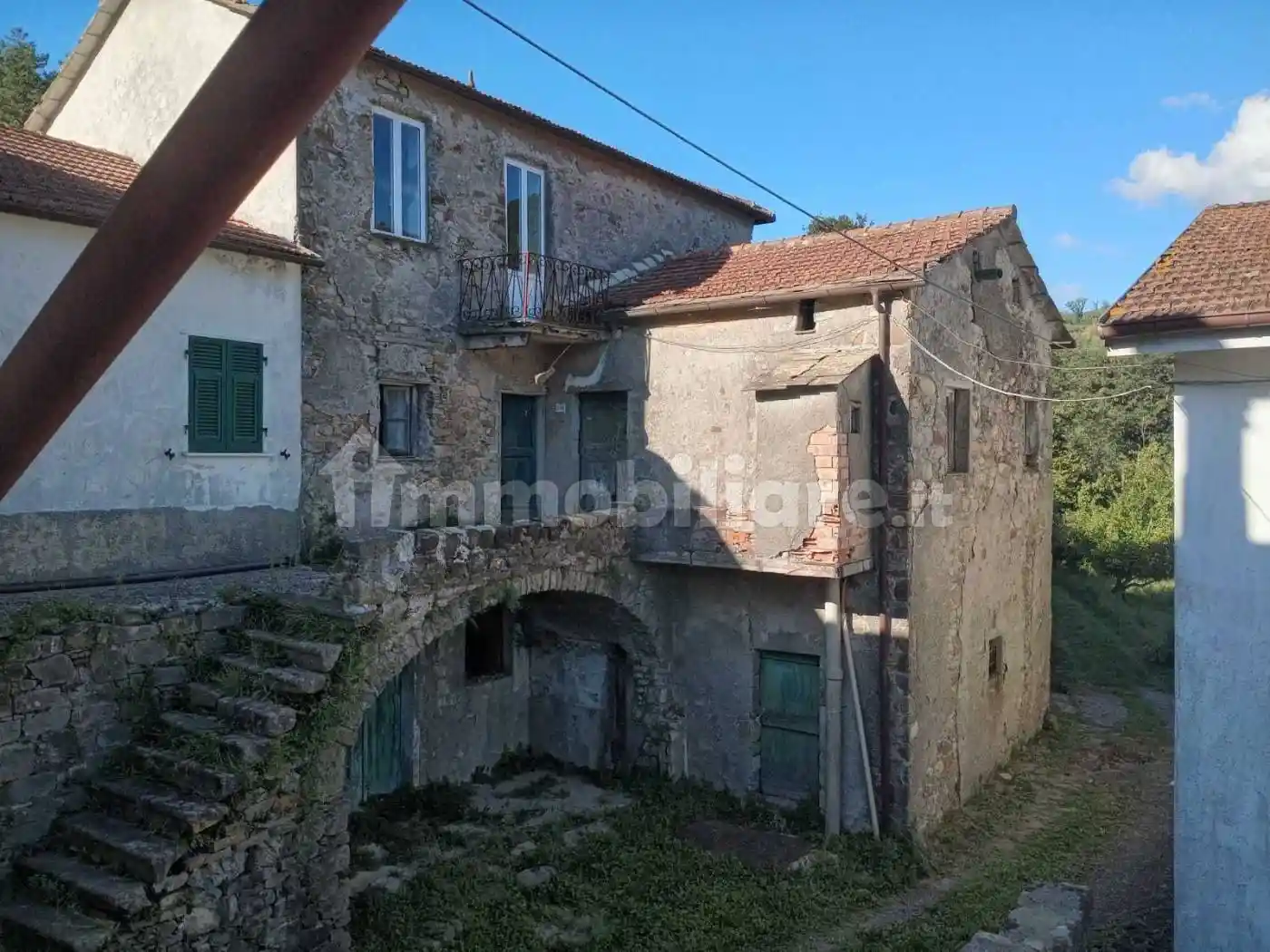 Casa indipendente in vendita a Varese Ligure