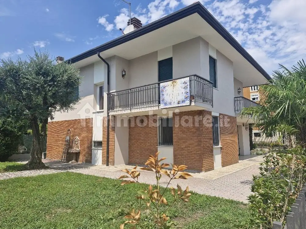 Villa unifamiliare, buono stato, 220 m², Centro, Carmignano di Brenta - foto 2