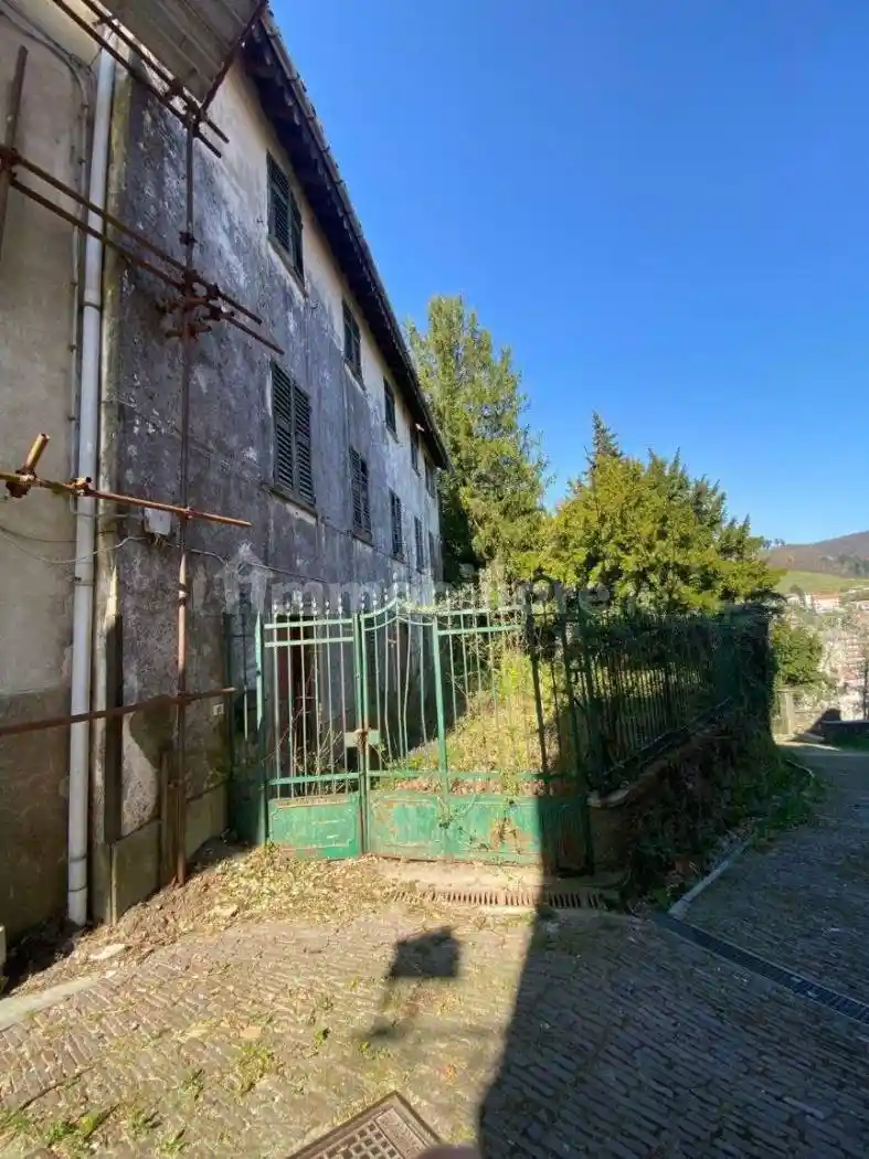 Villa in vendita a Masone