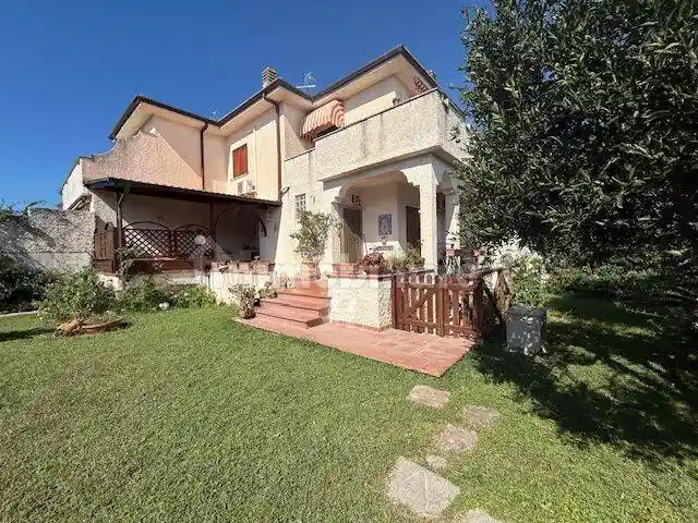 Villa in vendita a Sabaudia