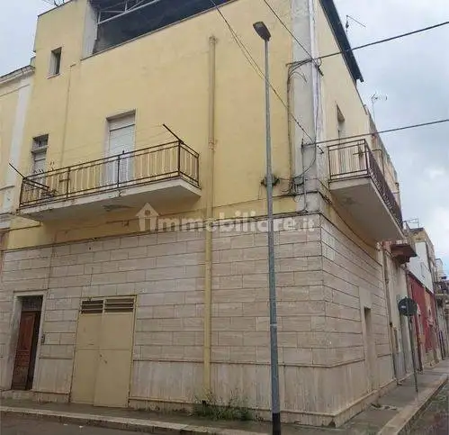 Palazzo - Edificio in vendita a San Ferdinando di Puglia