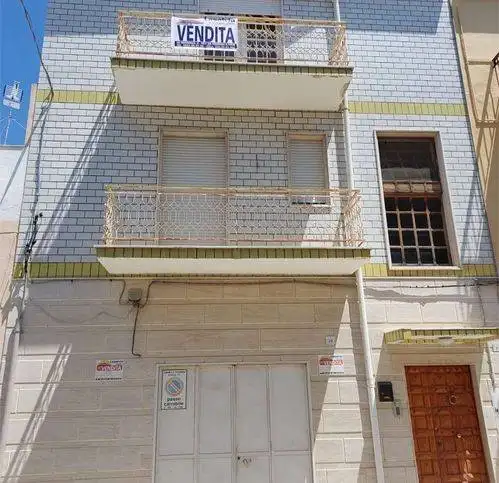 Palazzo - Edificio in vendita a San Ferdinando di Puglia