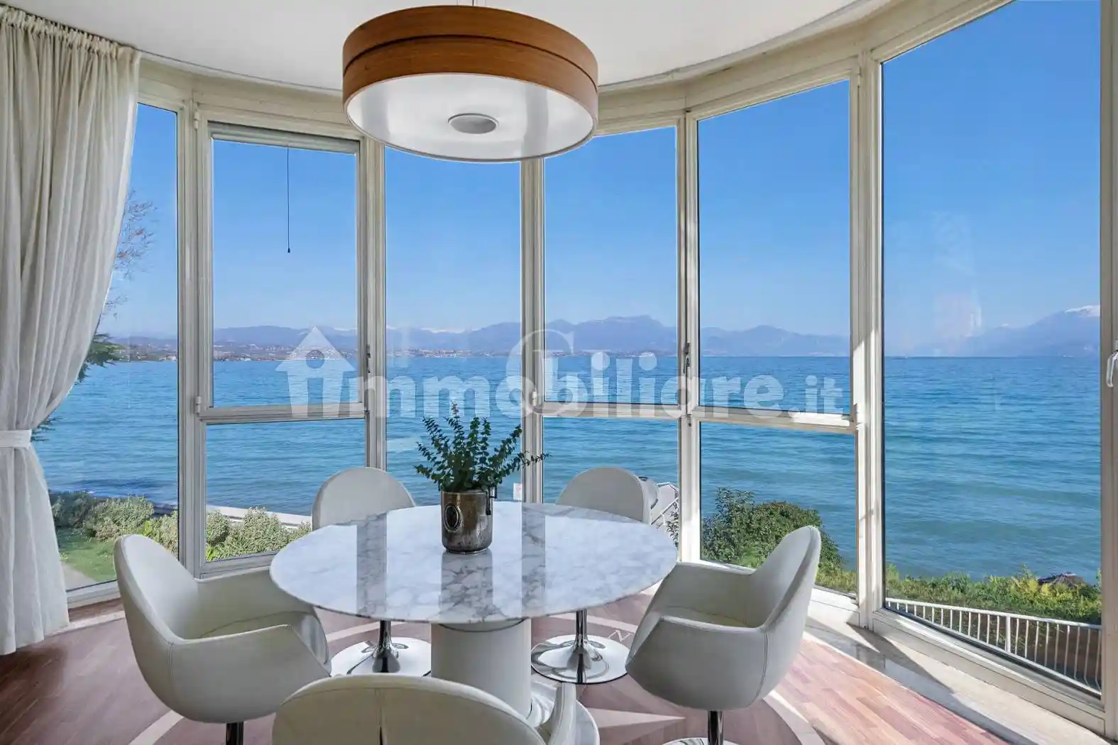 Villa in vendita a Desenzano del Garda