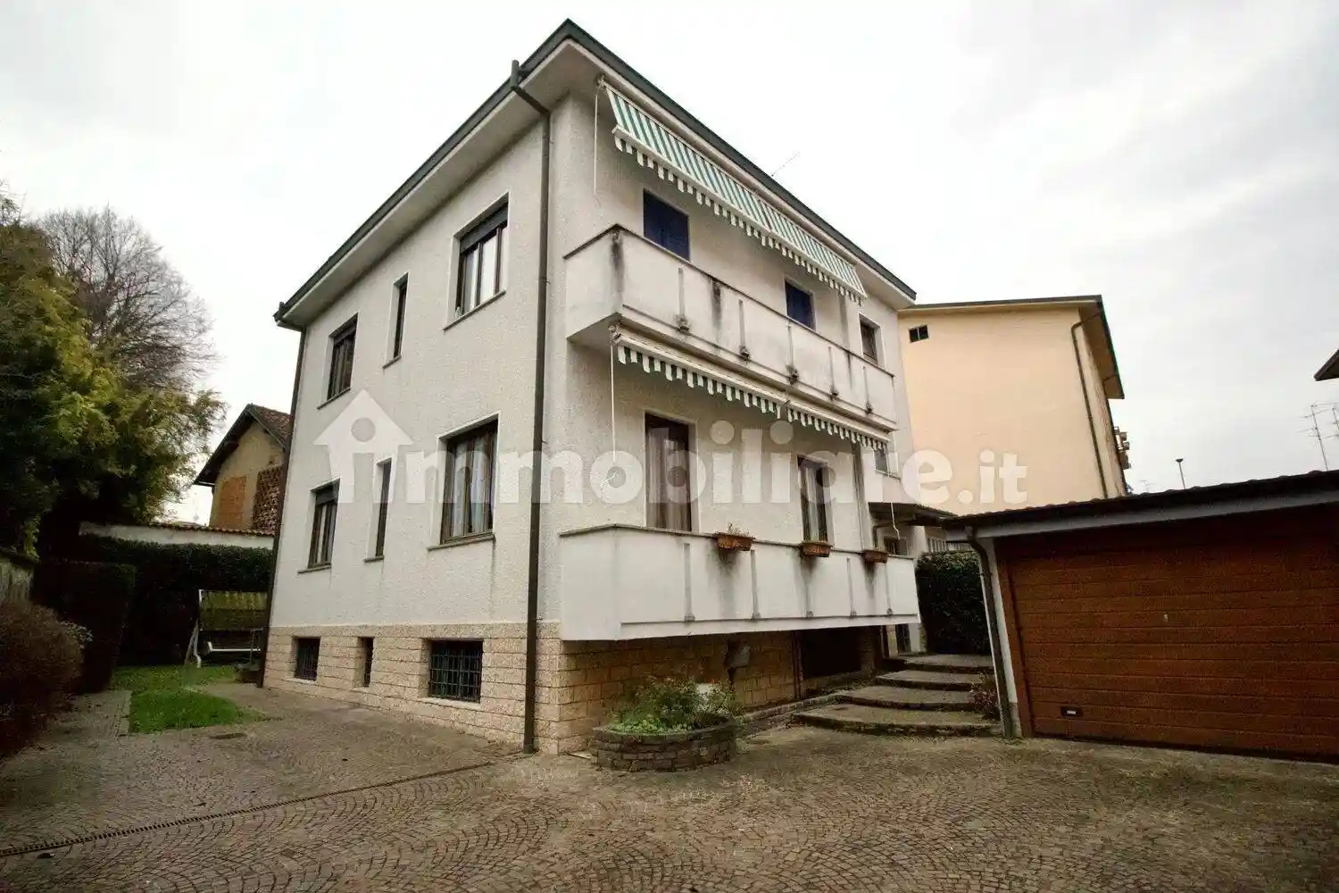 Villa in vendita a Caponago