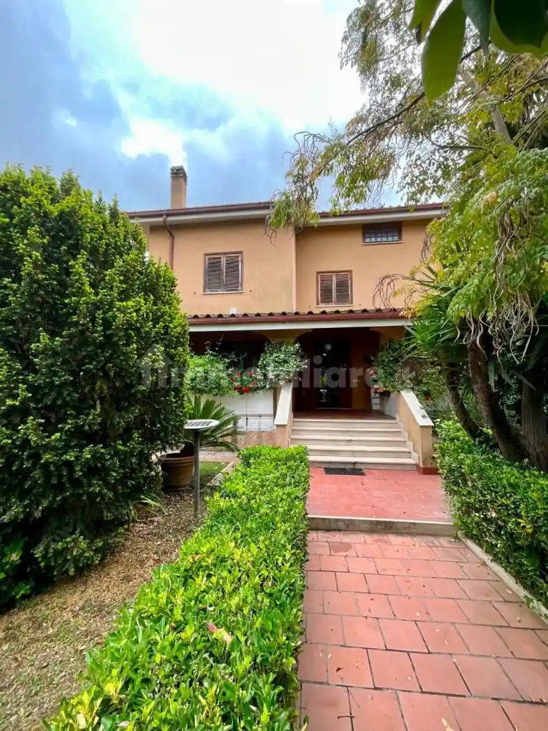 Villa bifamiliare via Alfredo Gargiulo 13, Infernetto, Roma - foto 3