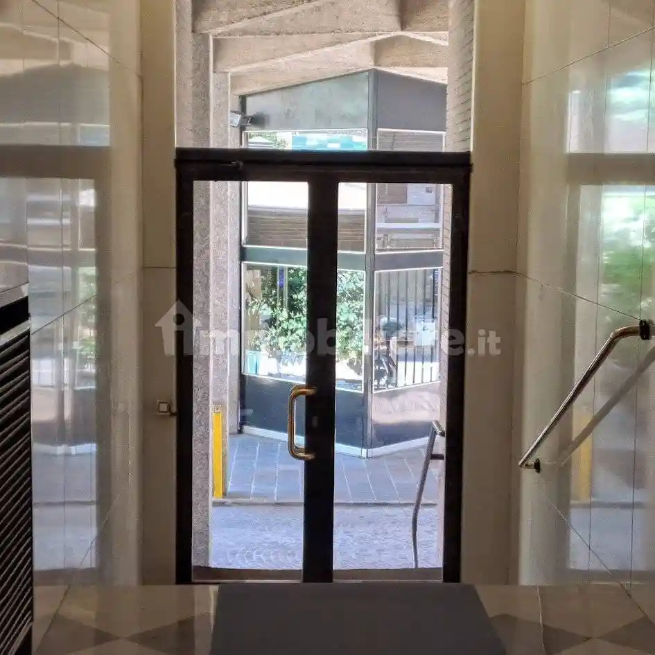 Bilocale ottimo stato, piano rialzato, Vincenzo Monti, Milano - foto 3