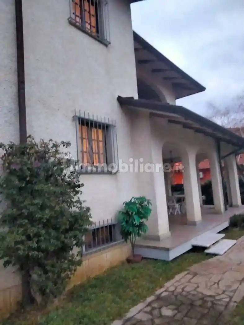 Villa in vendita a Carrara