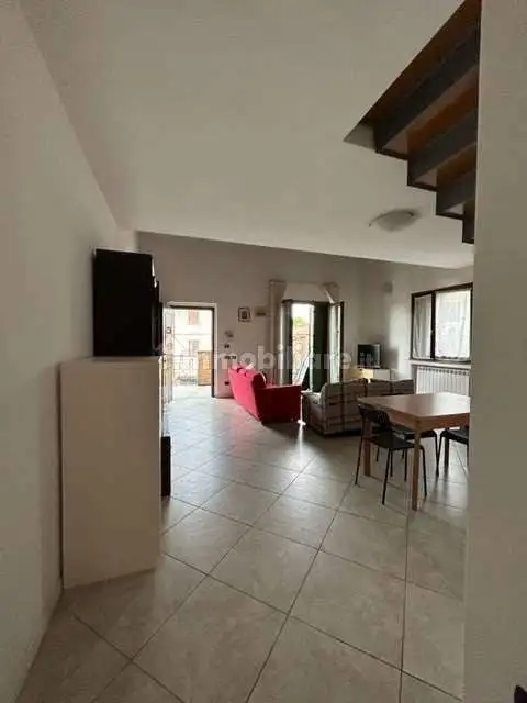 Appartamento in affitto a Castronno