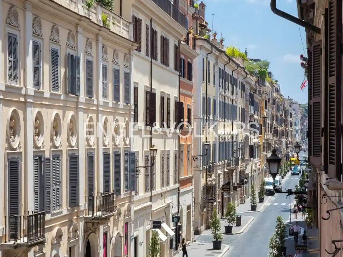 Palazzo - Edificio in vendita a Roma