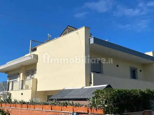 Terratetto unifamiliare 418 m², ottimo stato, Castel Fusano, Roma - foto 3