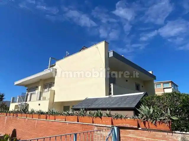 Terratetto unifamiliare 418 m², ottimo stato, Castel Fusano, Roma - foto 4