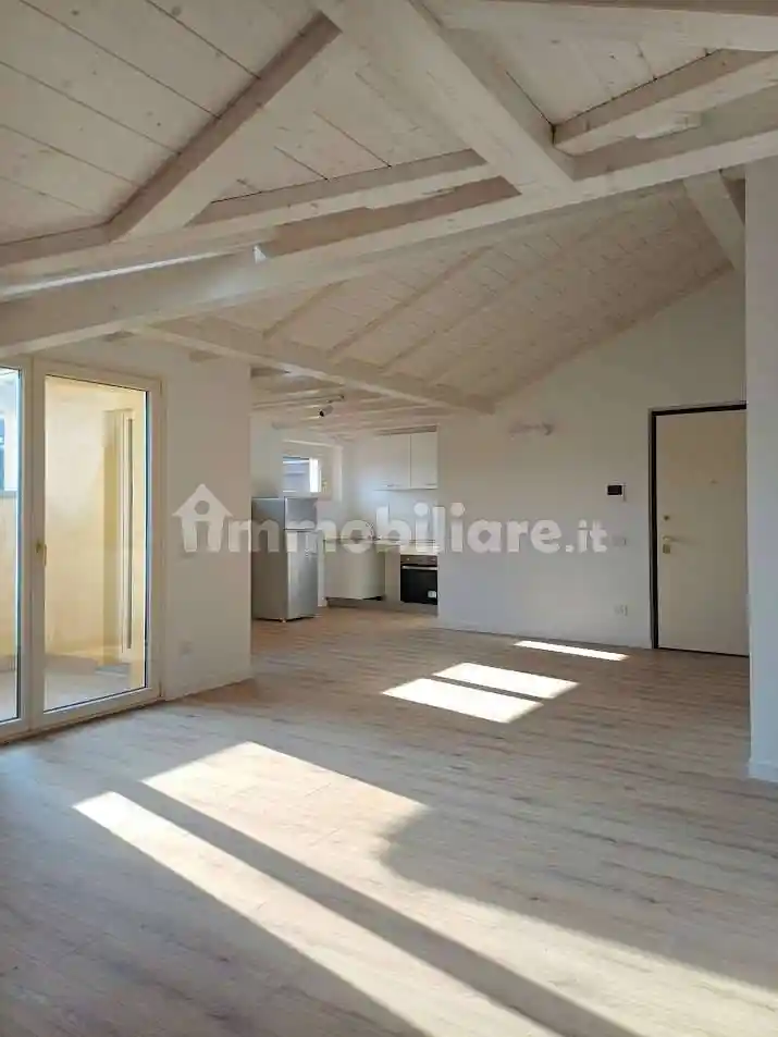 Appartamento in affitto a Varese