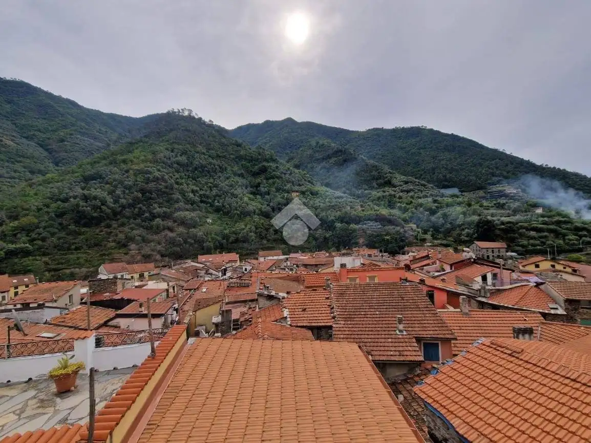 Quadrilocale via Magenta 34, Centro, Badalucco - foto 2