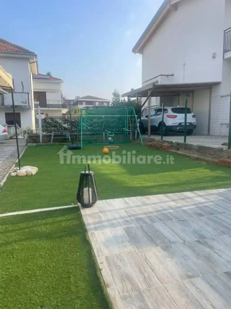 Villa bifamiliare via San Francesco, Locate Varesino - foto 2