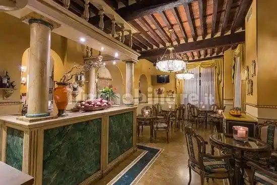 Palazzo - Edificio in vendita a Padova