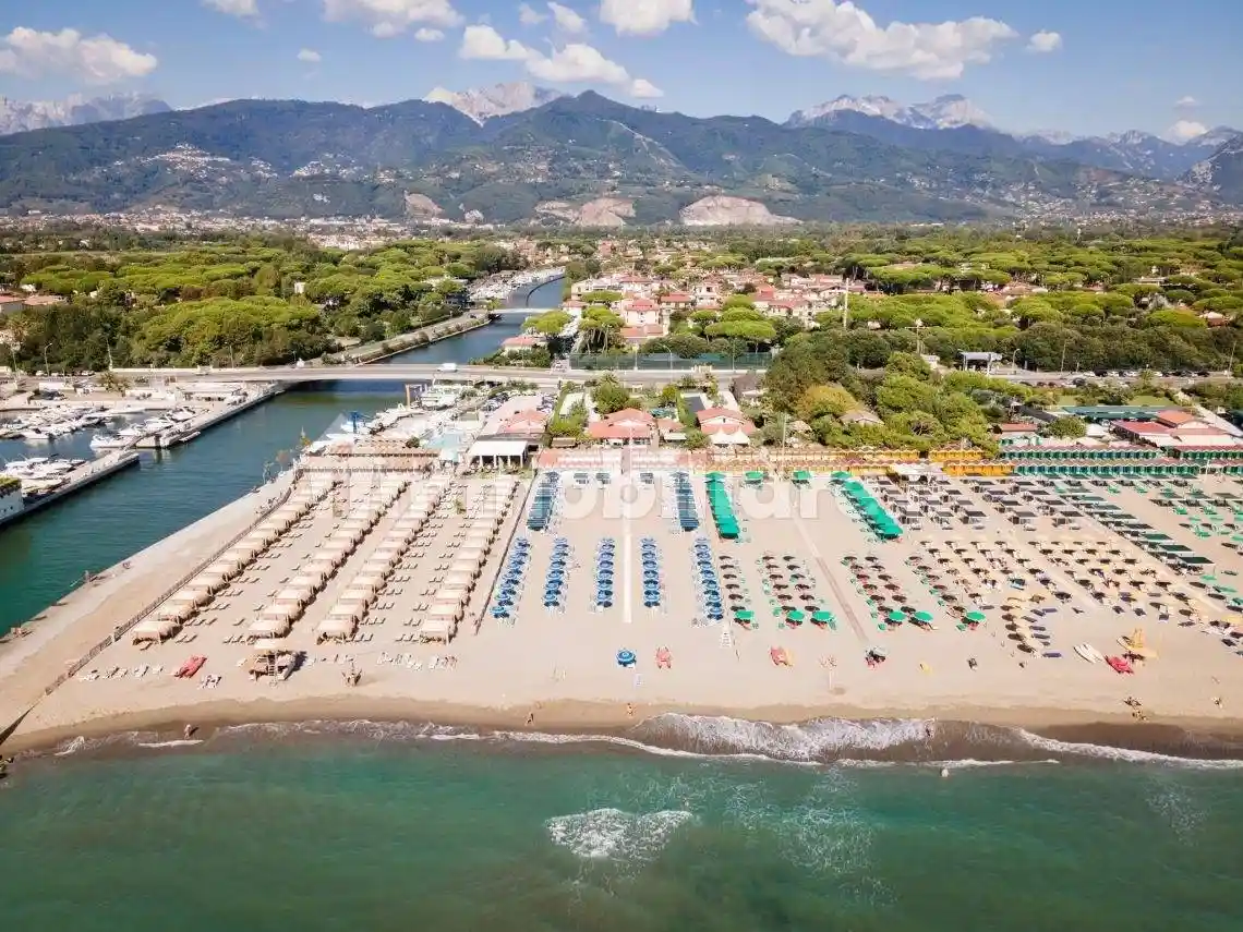 Villa in vendita a Montignoso