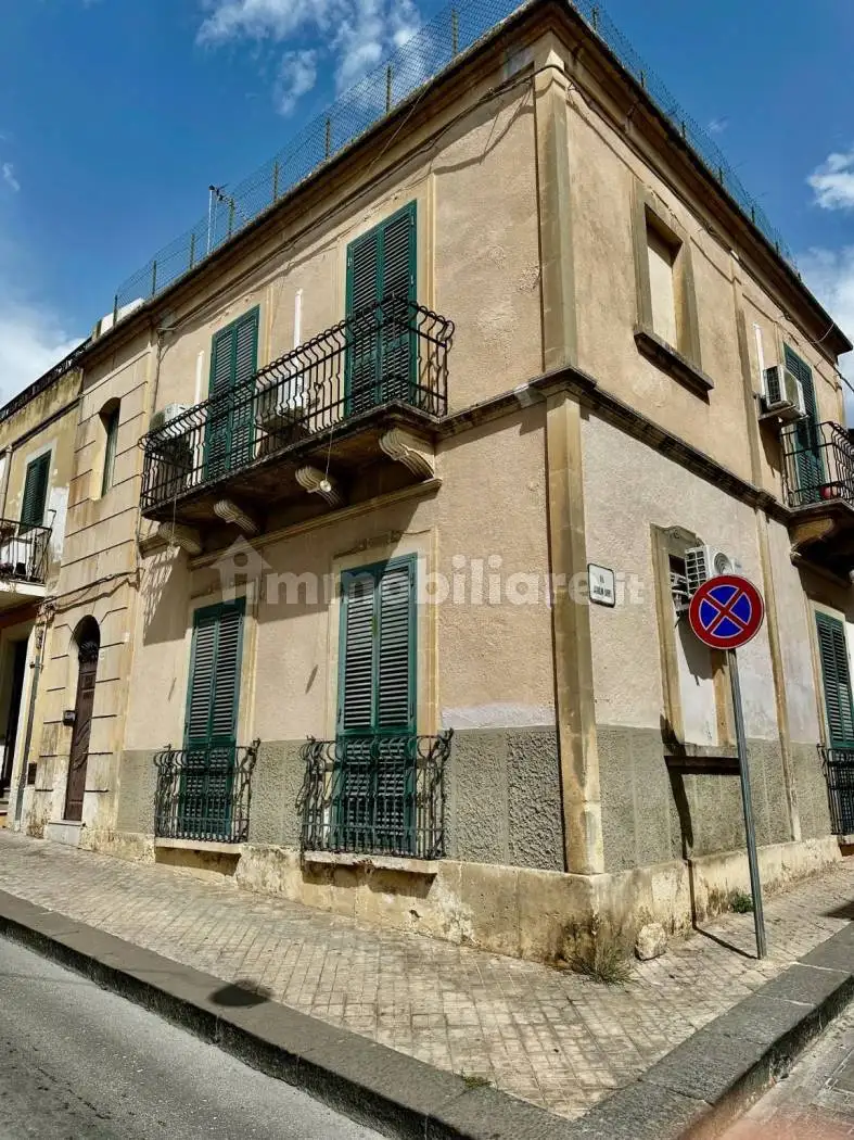 Appartamento in affitto a Noto