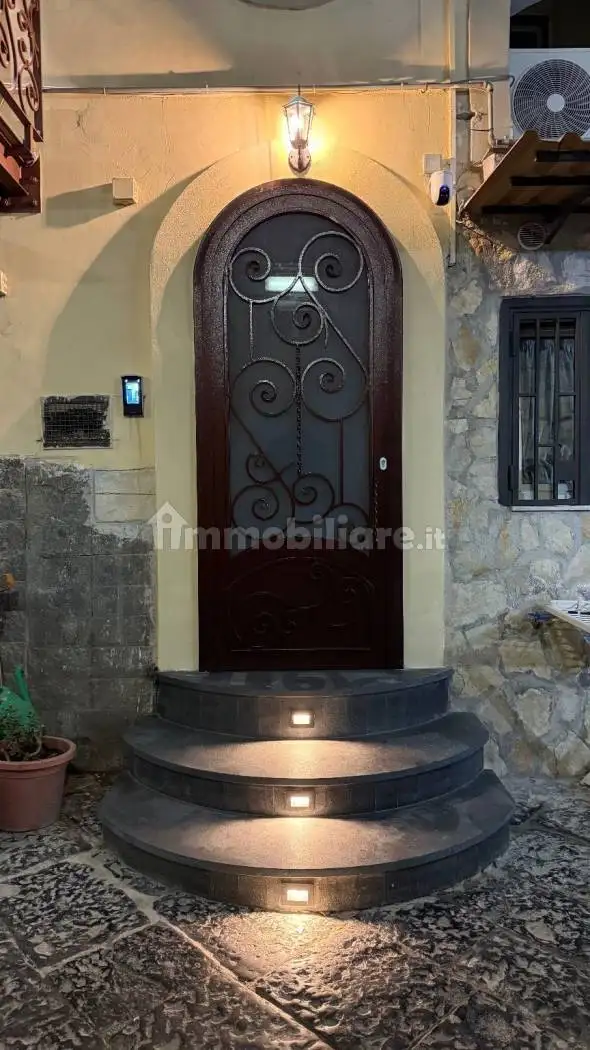 Appartamento in affitto a Napoli