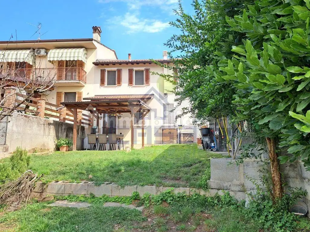 Casa indipendente in vendita a Spinadesco