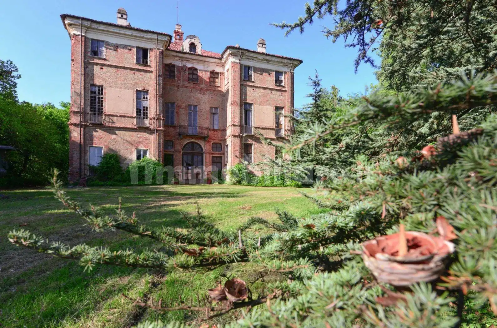 Palazzo - Stabile in asta a Montalenghe