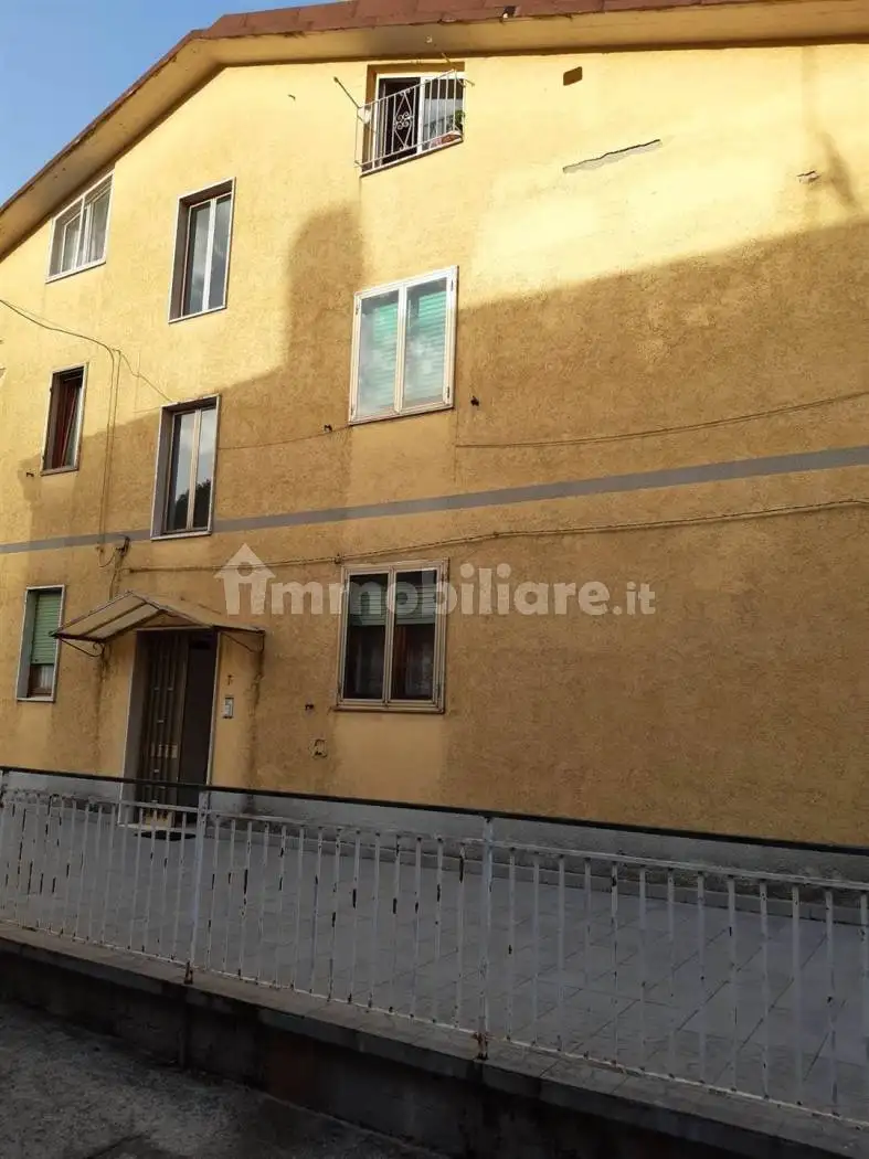 Appartamento buono stato, piano rialzato, Centro, Castelsaraceno - foto 2