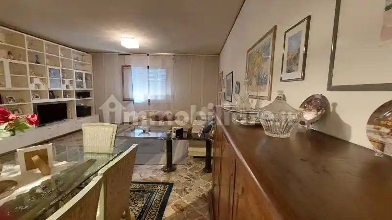 Appartamento buono stato, primo piano, Via Fiorentina, Arezzo - foto 2