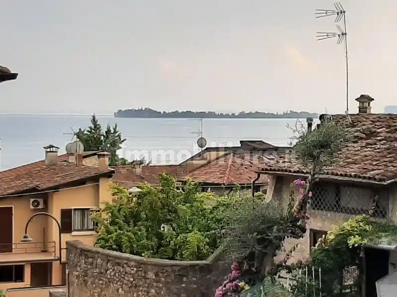 Appartamento in vendita a Gardone Riviera