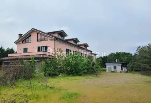 Casa indipendente in asta a Alessandria