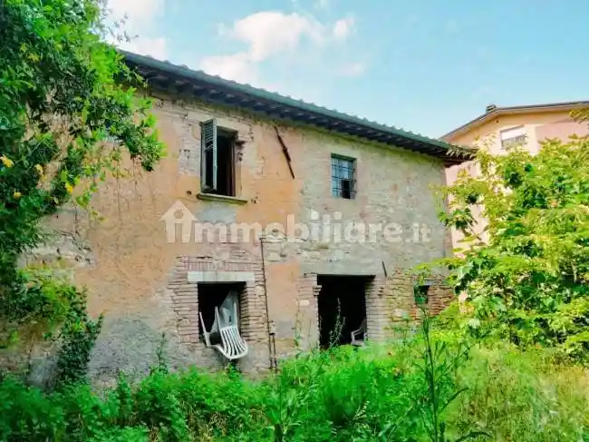 Rustico - Casale in vendita a Perugia