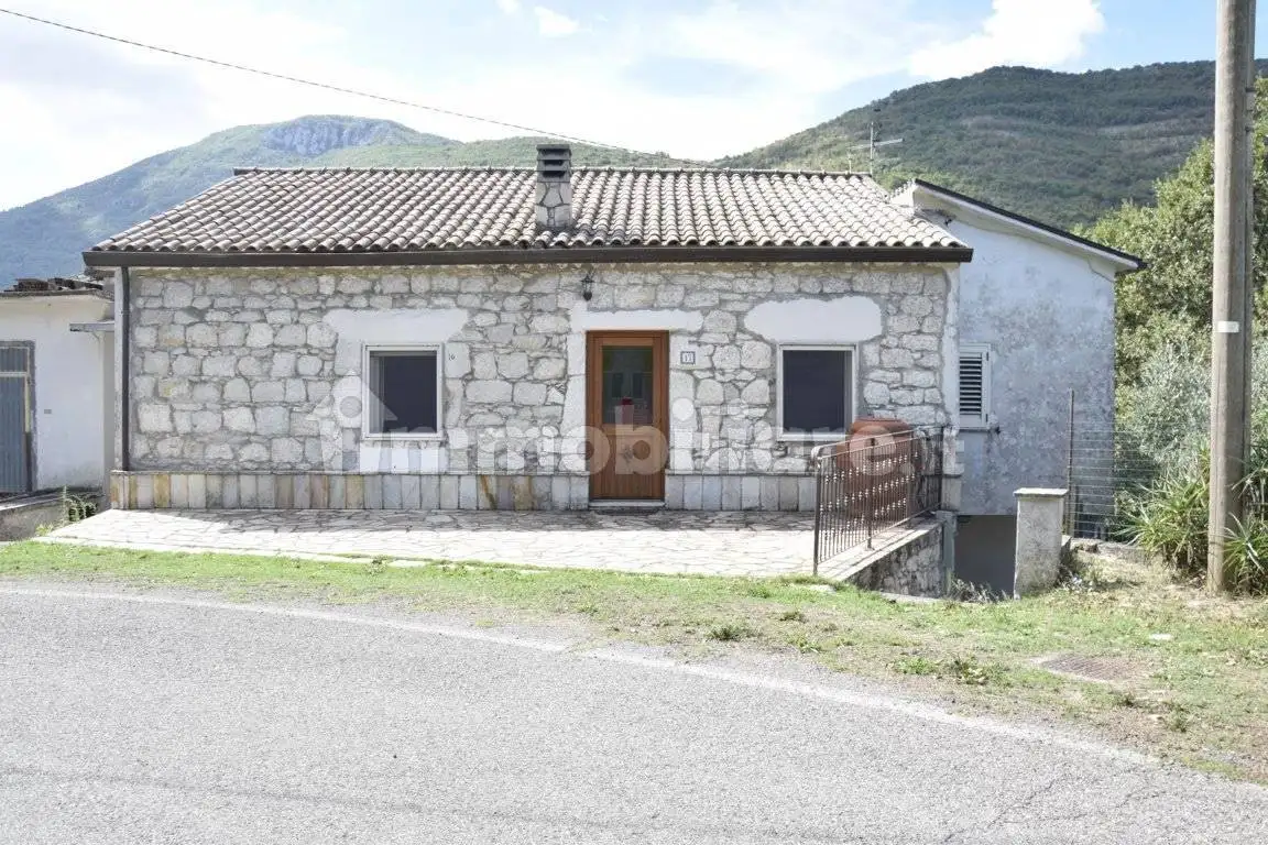 Appartamento in affitto a Vallemaio