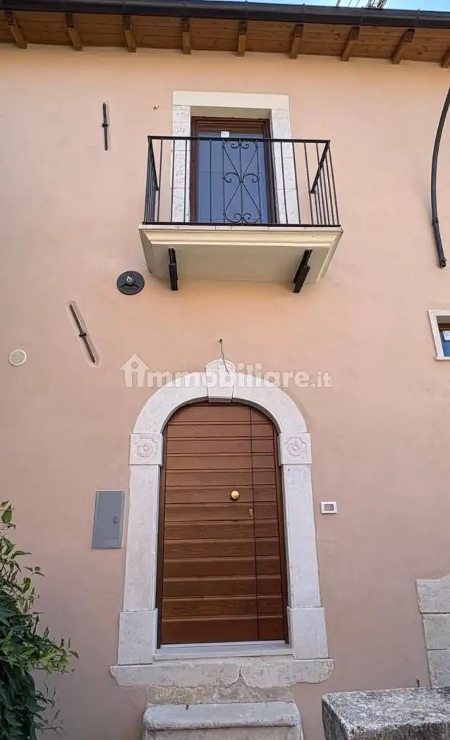 Casa indipendente in vendita a Barisciano
