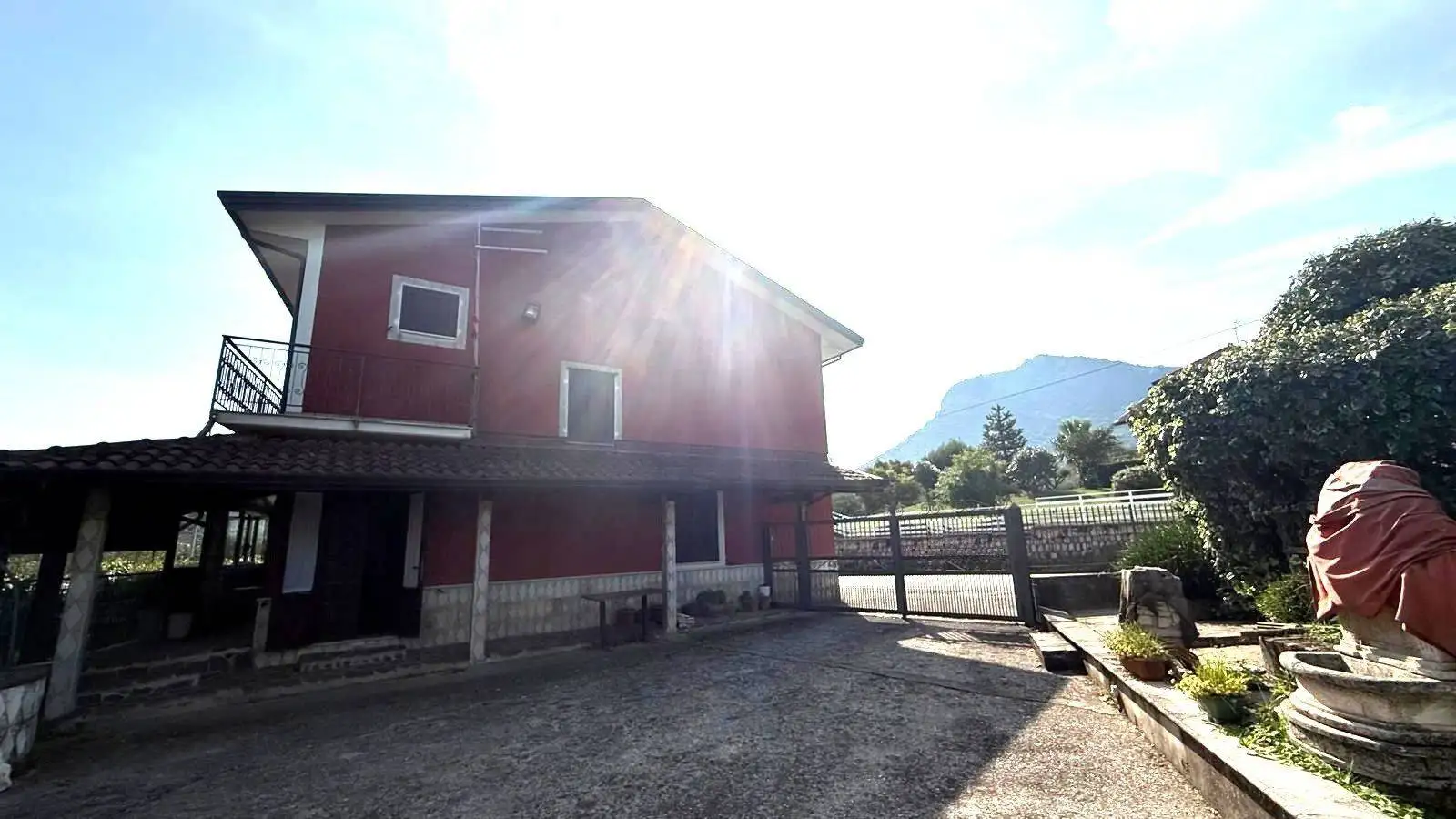 Villa in vendita a Contrada