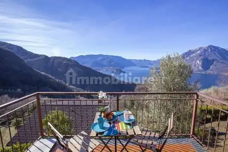 Appartamento in vendita a Varenna