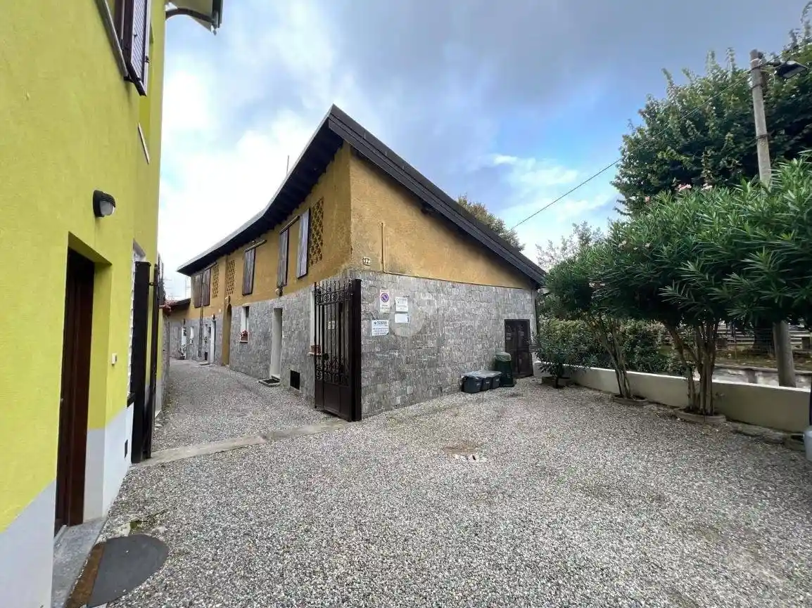 Terratetto plurifamiliare via Conte Verde 17, Bizzozzero, Varese - foto 3