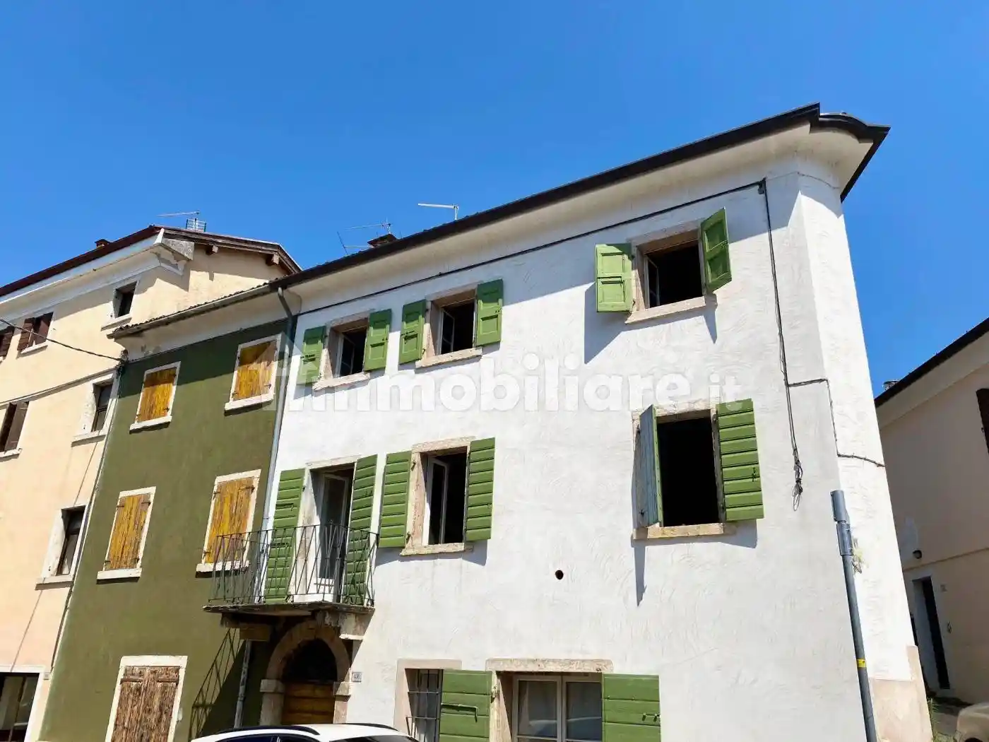 Appartamento in vendita a Caprino Veronese