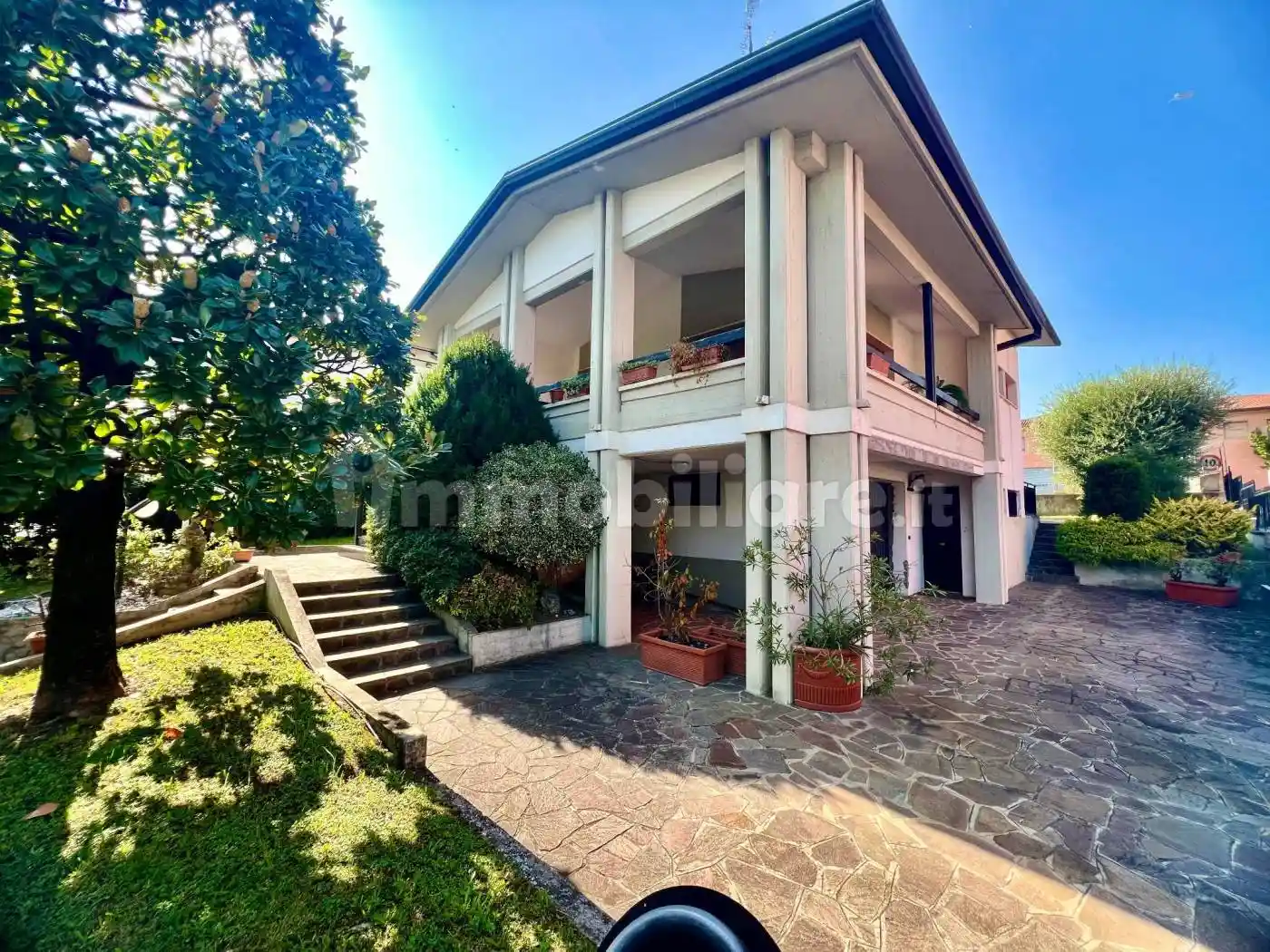 Villa in vendita a Desenzano del Garda