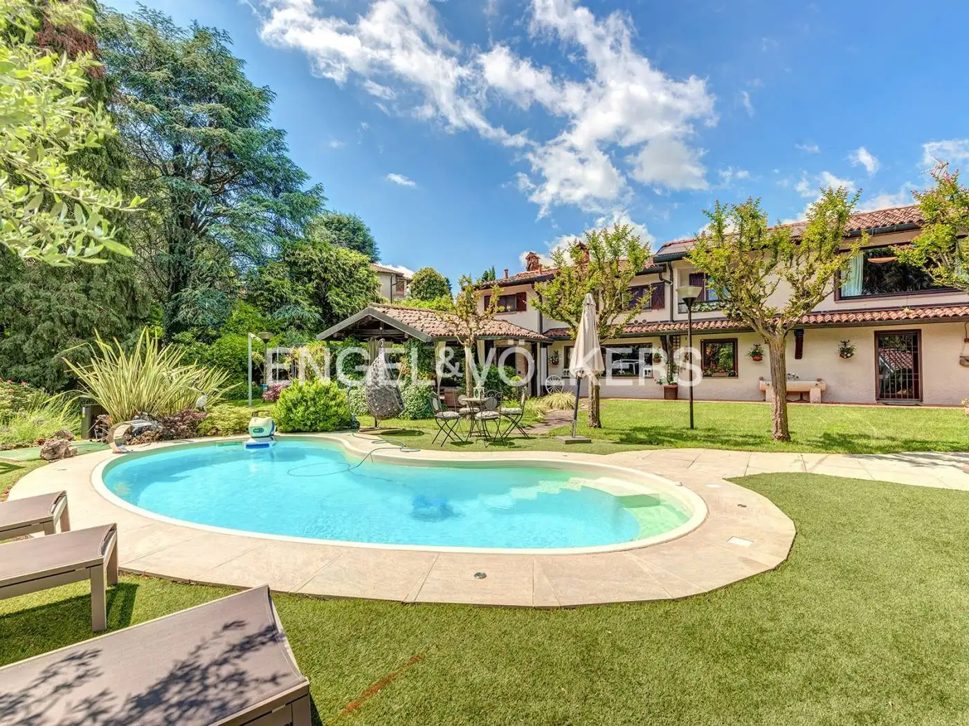 Villa in vendita a Imbersago