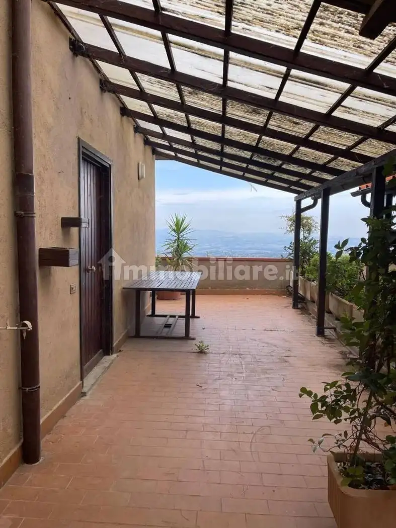 Appartamento in vendita a Stroncone