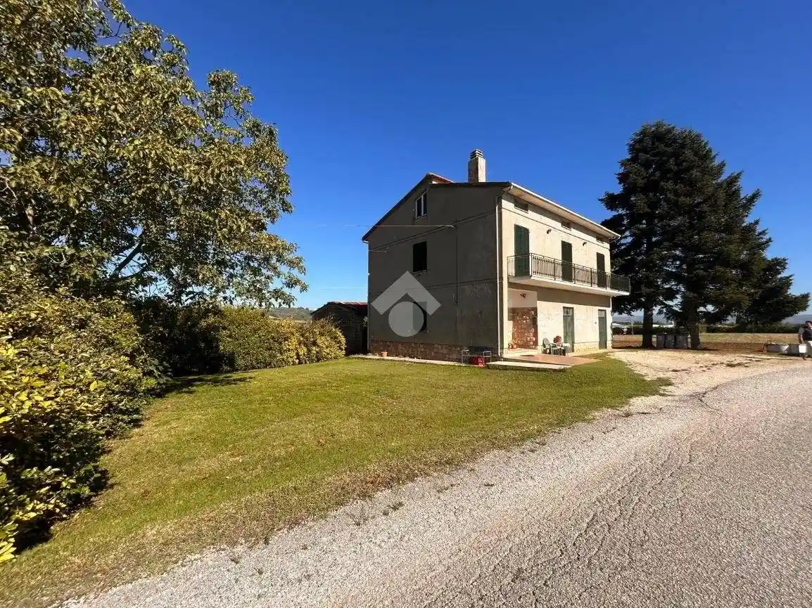 Casa indipendente in vendita a Bettona